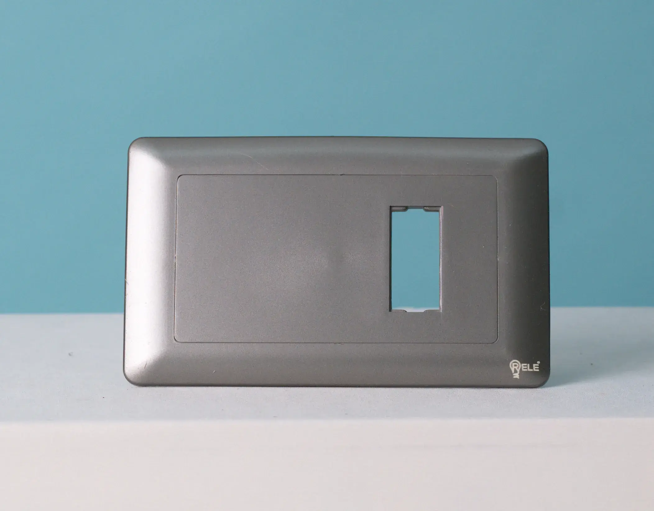 8x5 1way Plate Grey